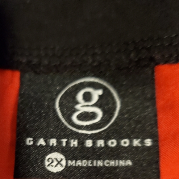 Garth Brooks football t-shirt, size 2x. - Picture 5 of 7